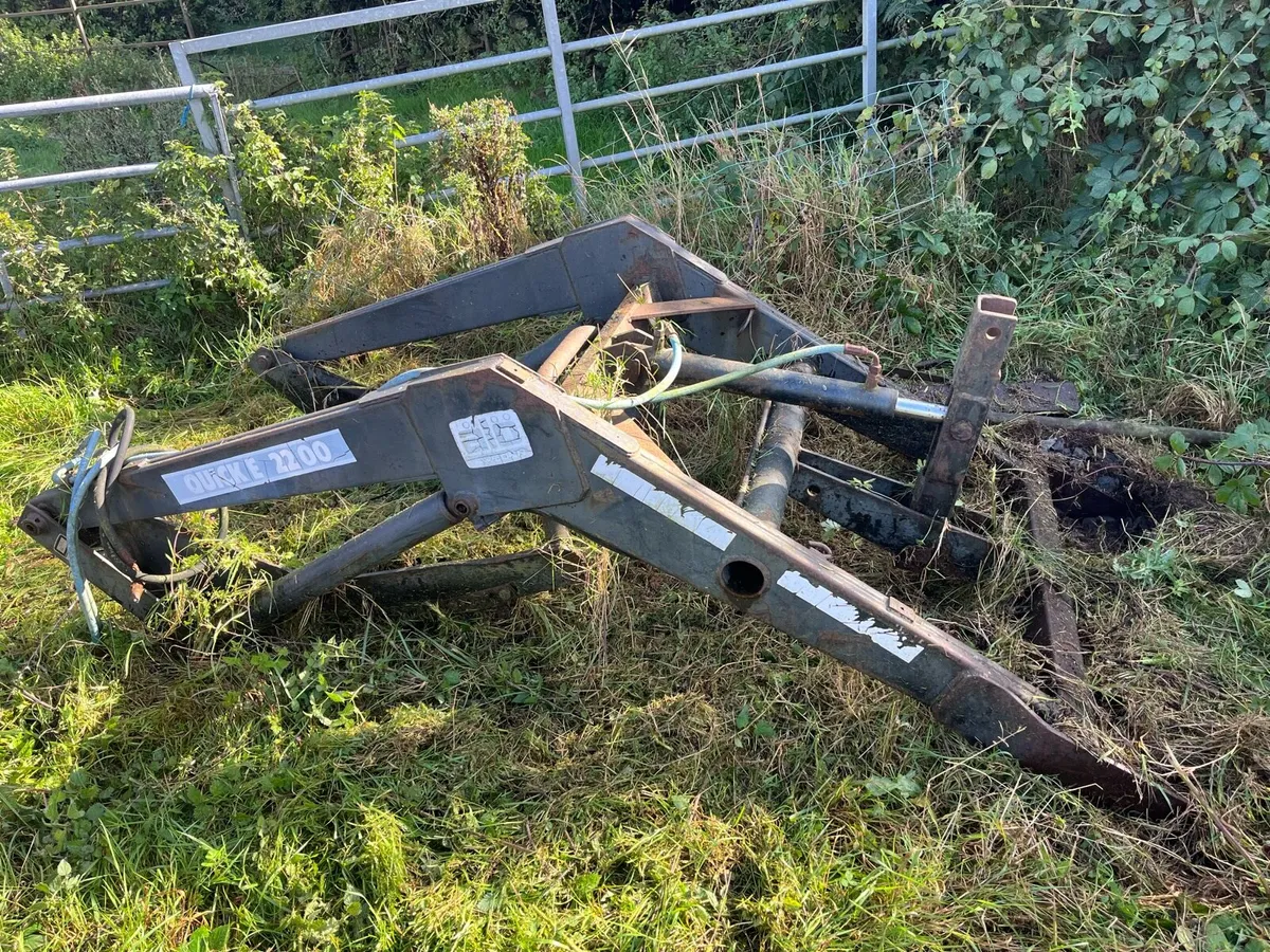 Ford7610 loader and brackets - Image 3