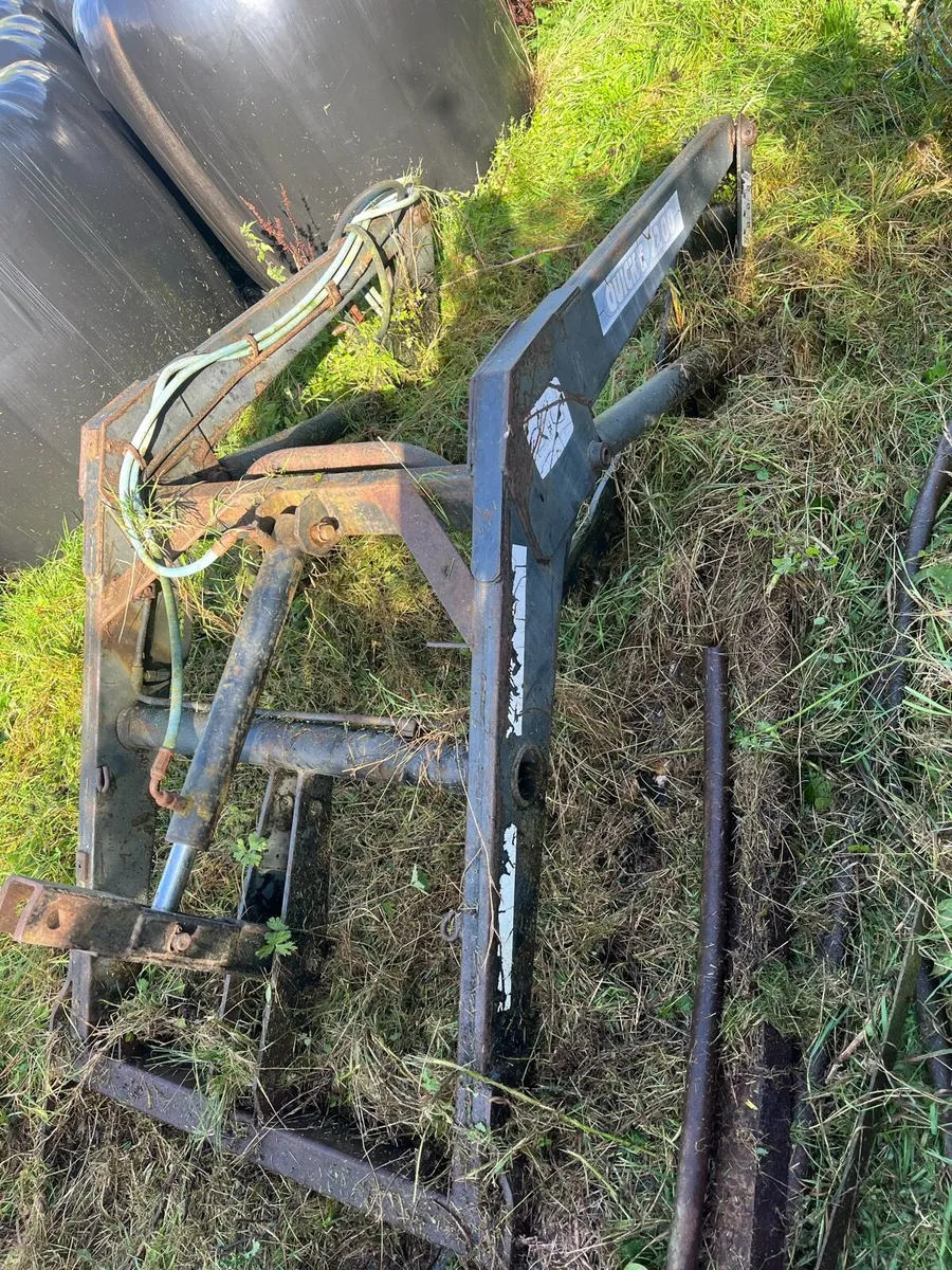 Ford7610 loader and brackets - Image 4