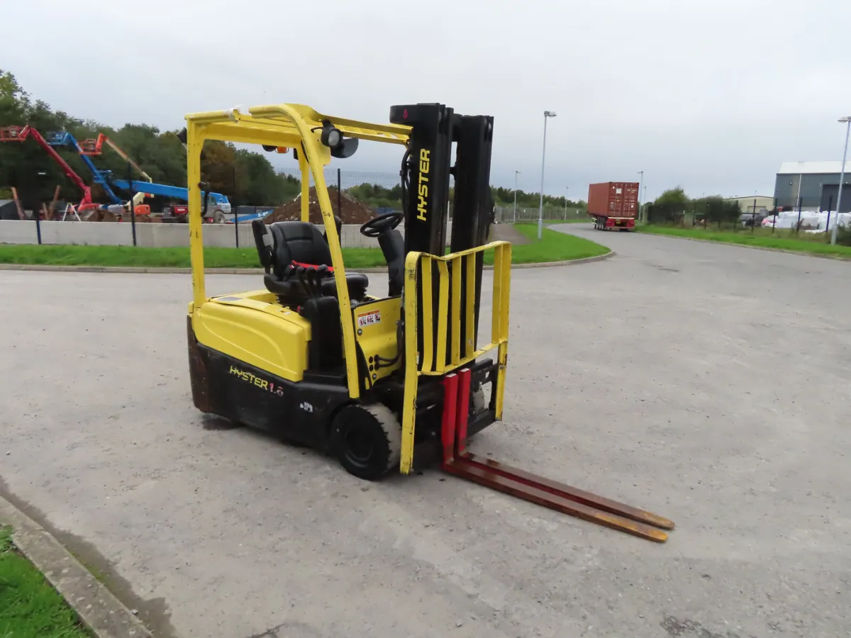 Hyster 1.6 Ton Electric Forklift YOM 2018 - Image 3