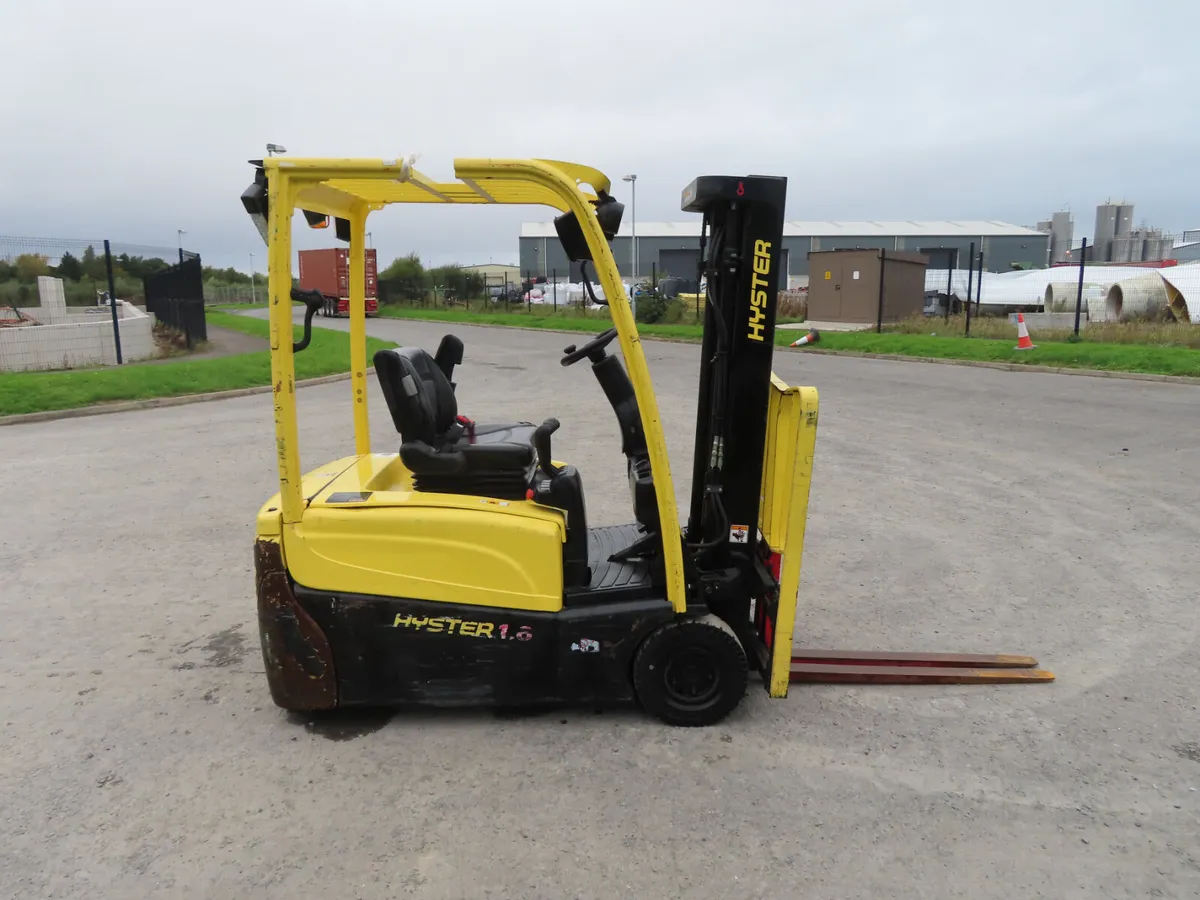Hyster 1.6 Ton Electric Forklift YOM 2018 - Image 4