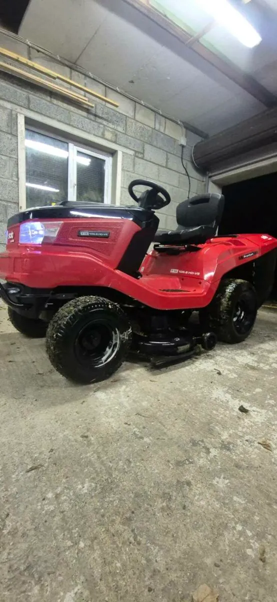 Ride on mower - Image 1