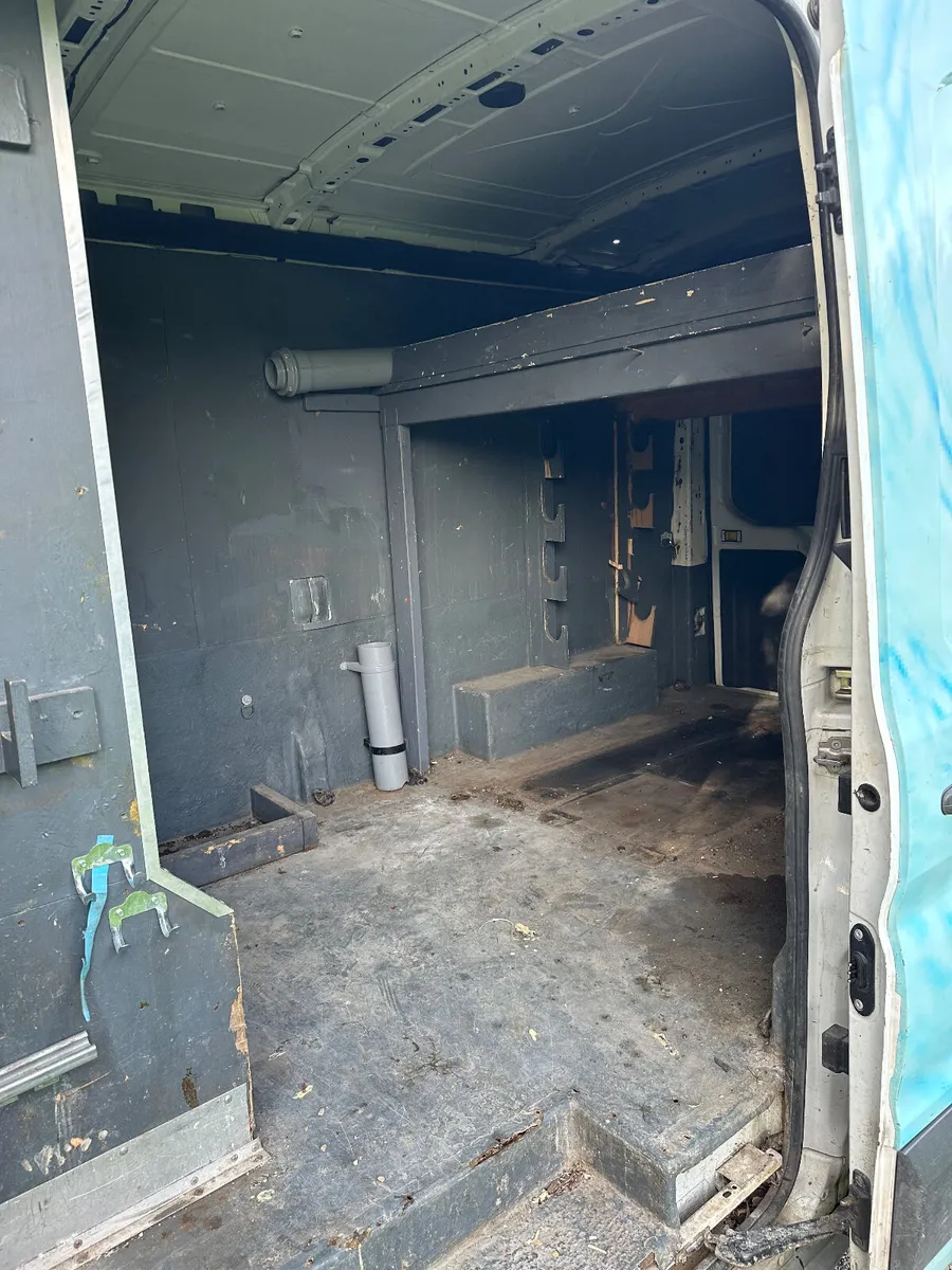 Ford Transit 2018 Trend Model - Image 4