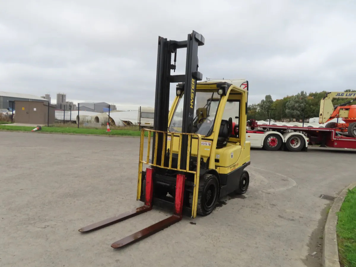 Hyster 3 Ton Gas Forklift YOM 2017 - Image 3