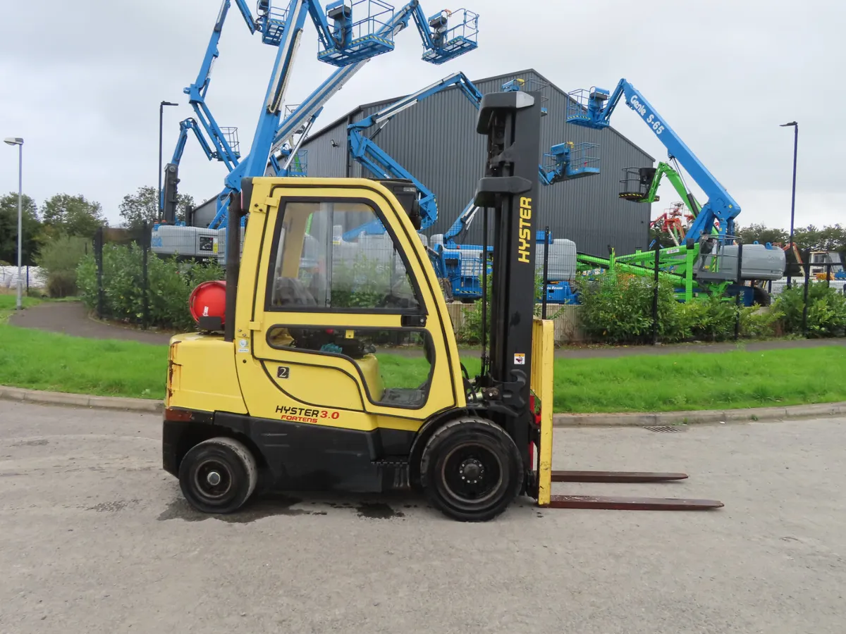 Hyster 3 Ton Gas Forklift YOM 2017 - Image 1