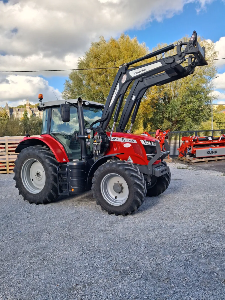 Massey Ferguson 6714 w Loader - Image 3