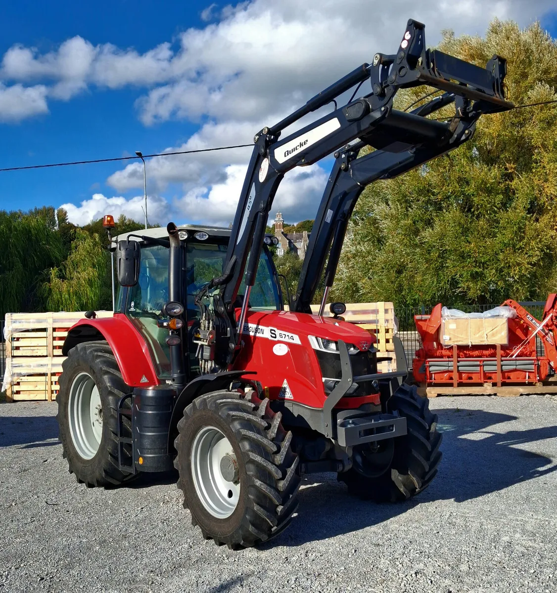 Massey Ferguson 6714 w Loader - Image 1
