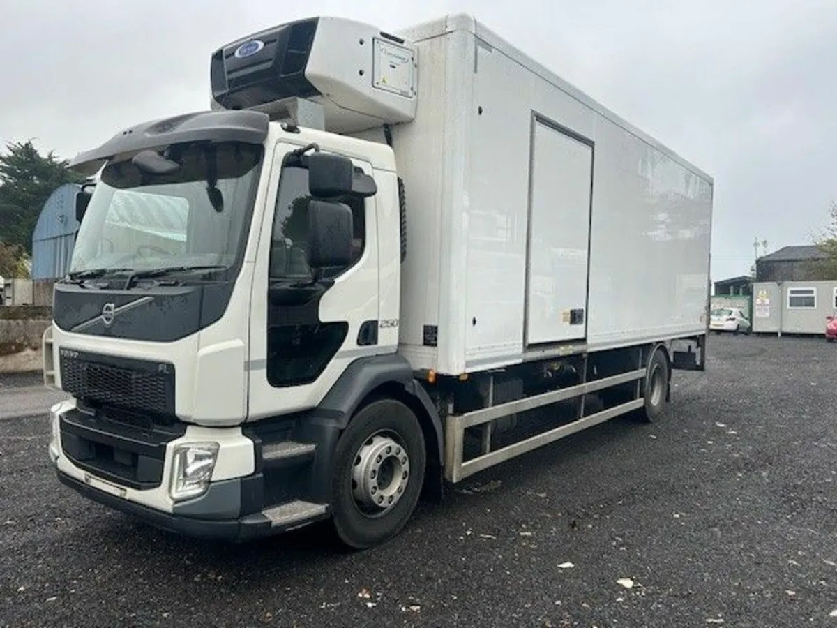 2018 VOLVO FL 250 FRIDGE - Image 2