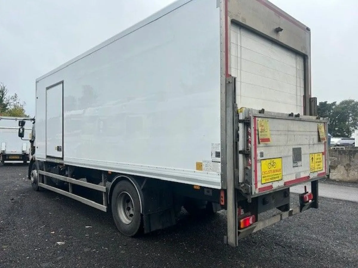 2018 VOLVO FL 250 FRIDGE - Image 3