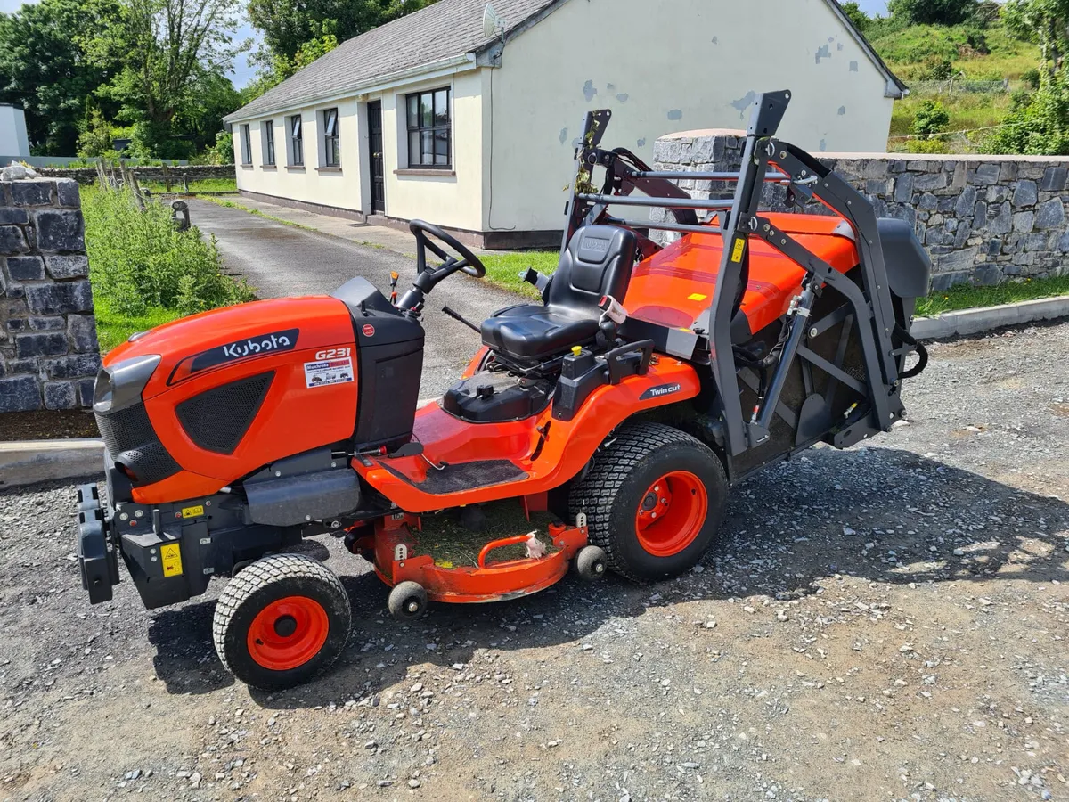Kubota G231 High tip Diesel Ride on Mower - Image 1