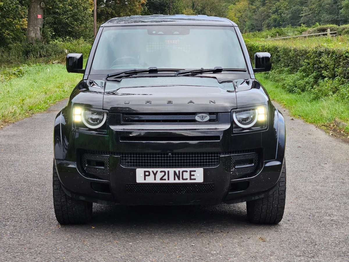 Land Rover Defender 2021 - Image 3