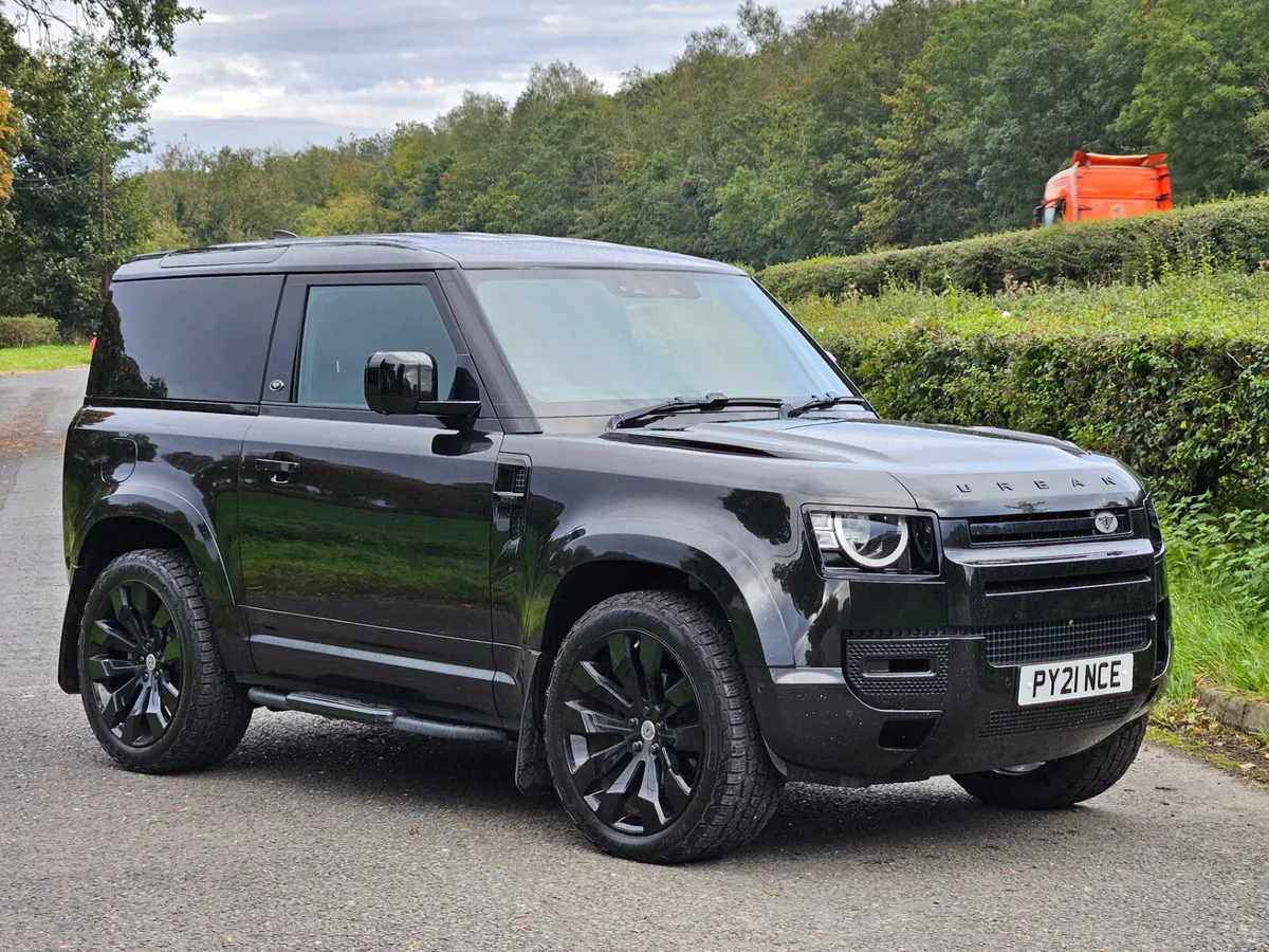 Land Rover Defender 2021 - Image 1