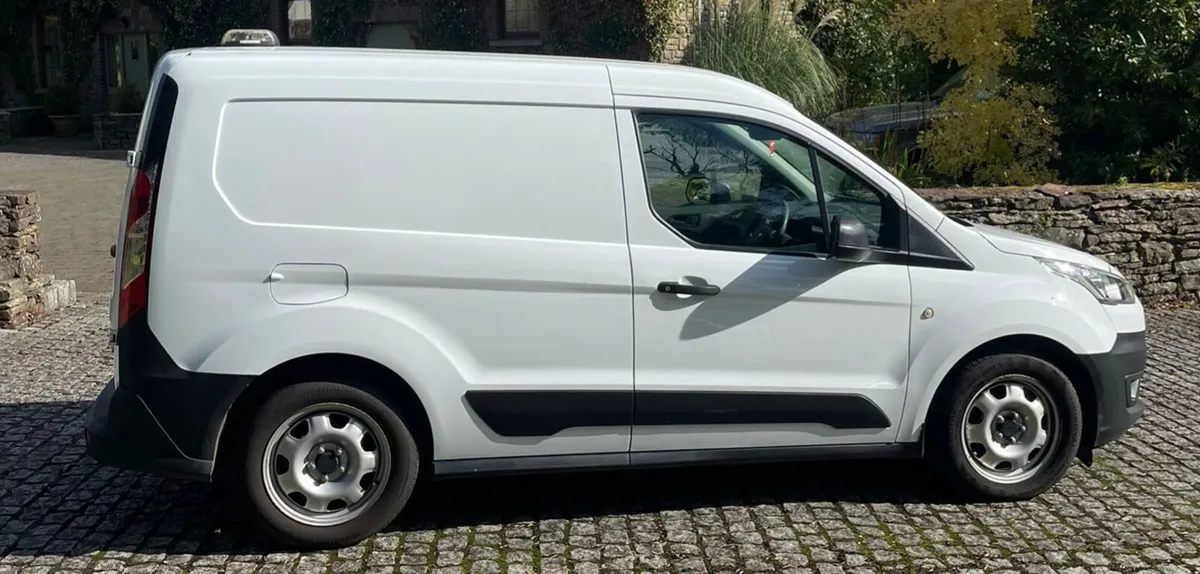 Ford Transit Connect 1.5L 100PS NO VAT - Image 3