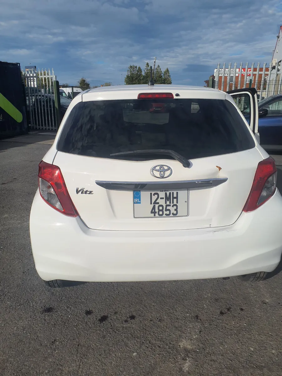 2012 Toyota Vitz - Image 4