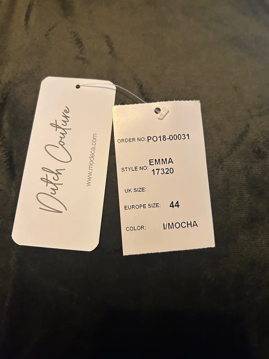 Wedding dress - Image 3