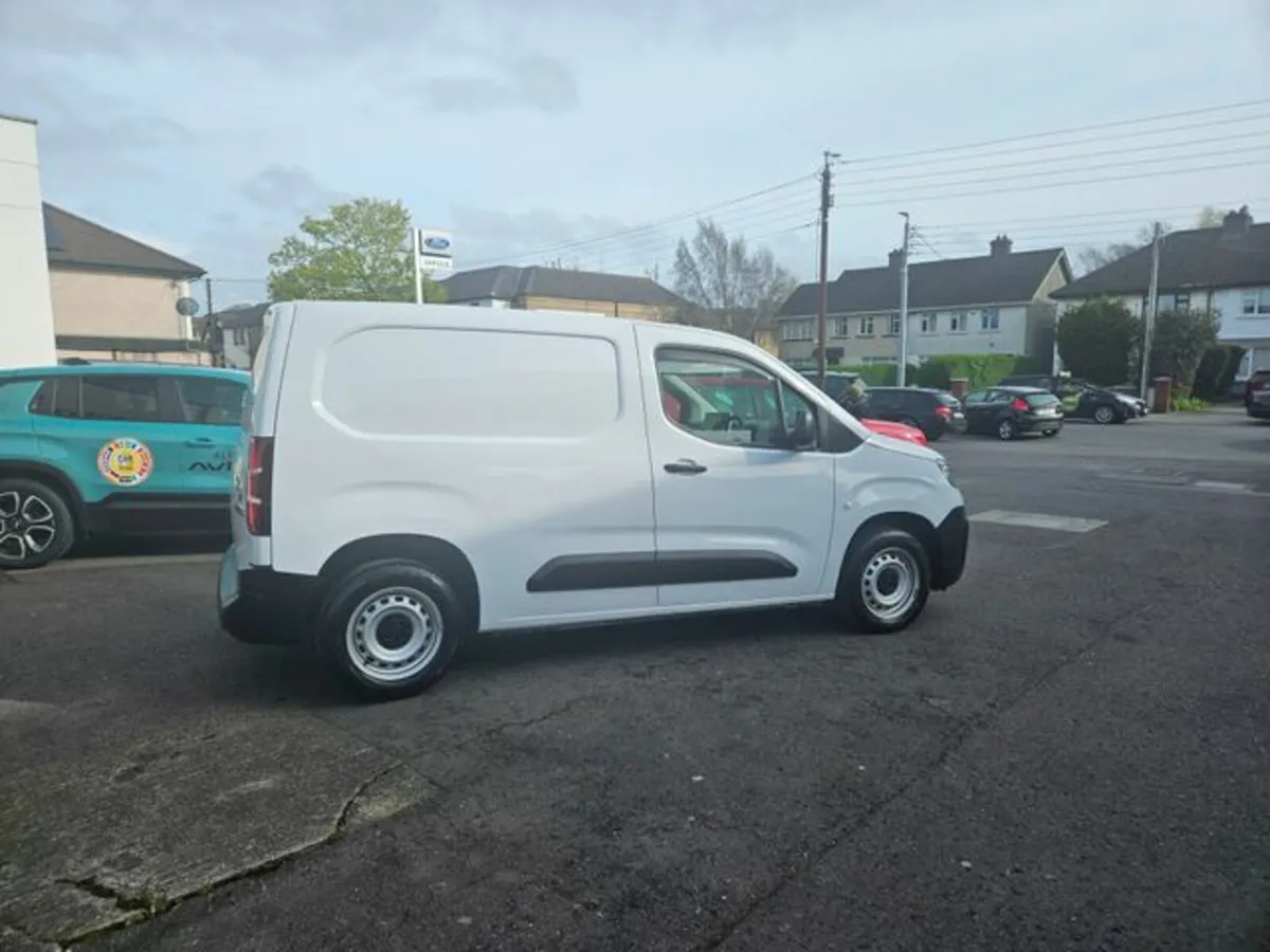 Fiat Doblo NEW MODEL WITH ONLY 10000 KILOMETRES - Image 4