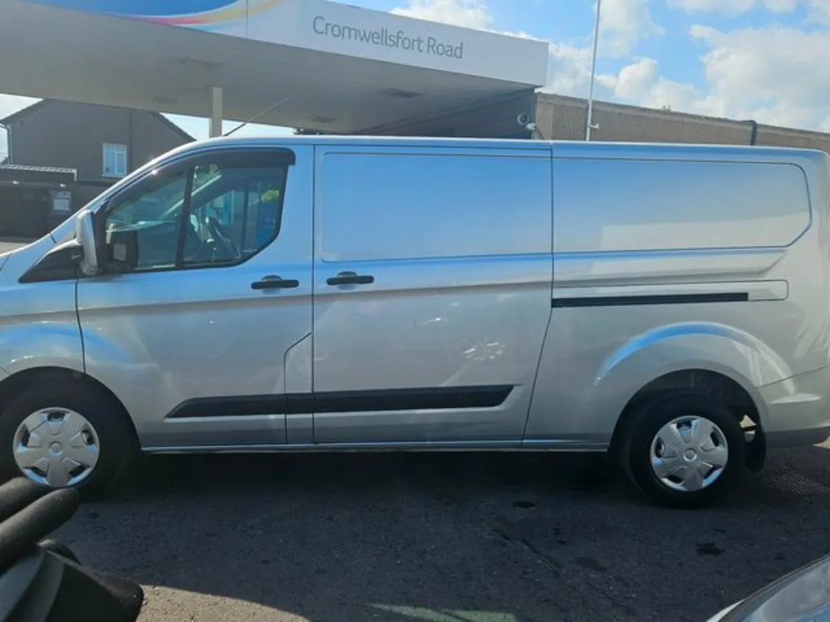 Ford Transit Custom Custom 300L Trend 2.0TDCi 170p - Image 3