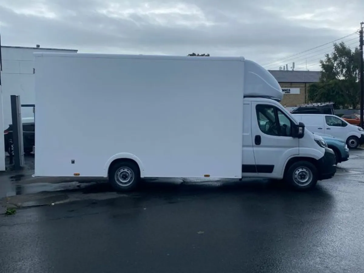 Fiat Ducato Automatic Box Body Low Floor - Image 4