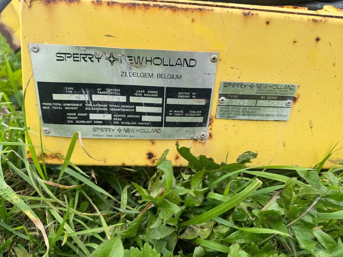 New Holland combine cab €950 - Image 3