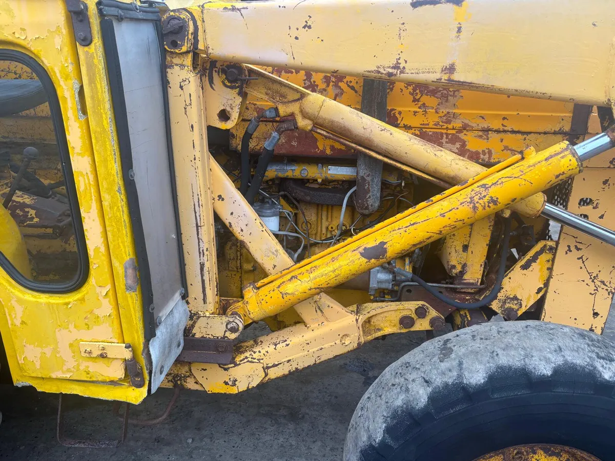 MF 50 Torc Wheeled Digger Loader - Image 3