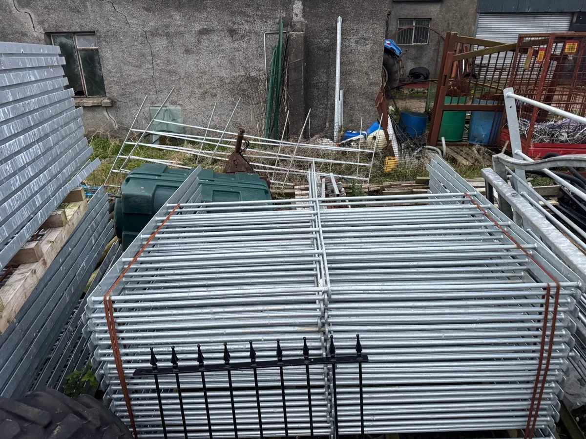 Estate fencing - Image 3