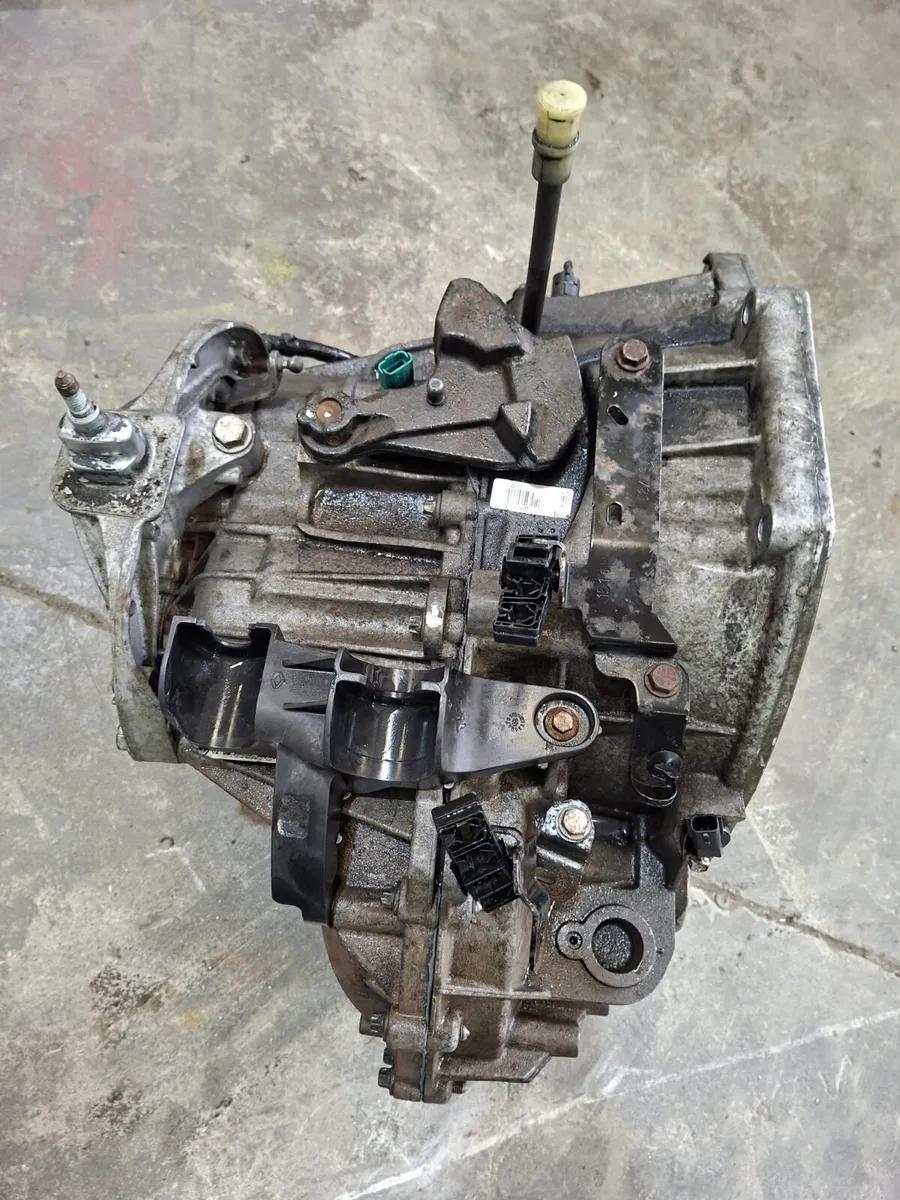 Renault Traffic Gearbox. 1.5 diesel Manual - Image 4