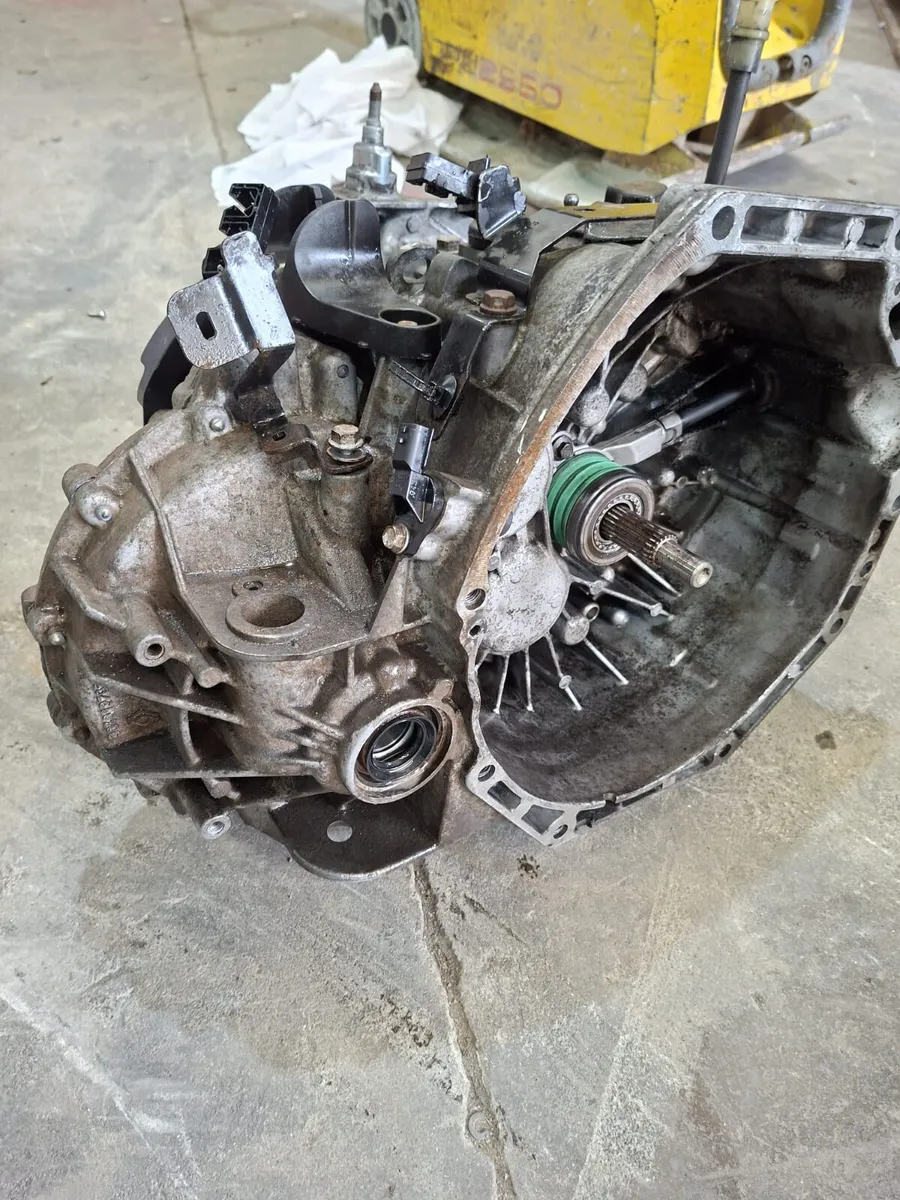 Renault Traffic Gearbox. 1.5 diesel Manual - Image 1