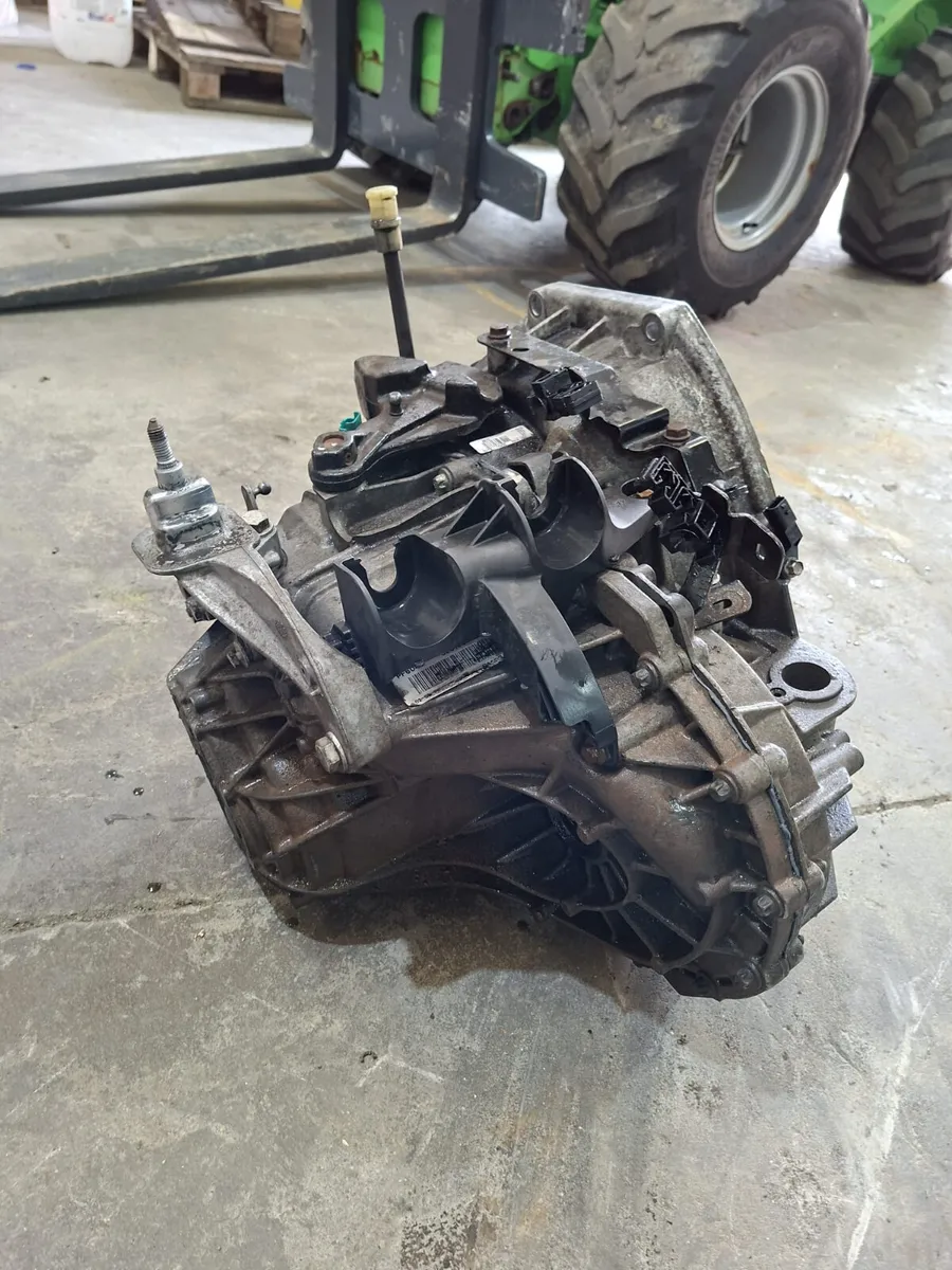 Renault Traffic Gearbox. 1.5 diesel Manual - Image 2