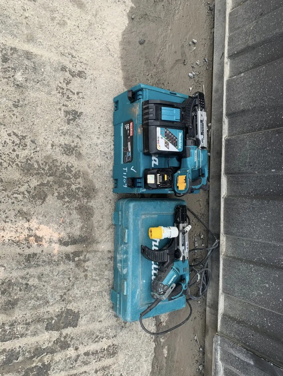 Makita DFR550 Cordless & 110V Autofeed Screw Gun, - Image 2