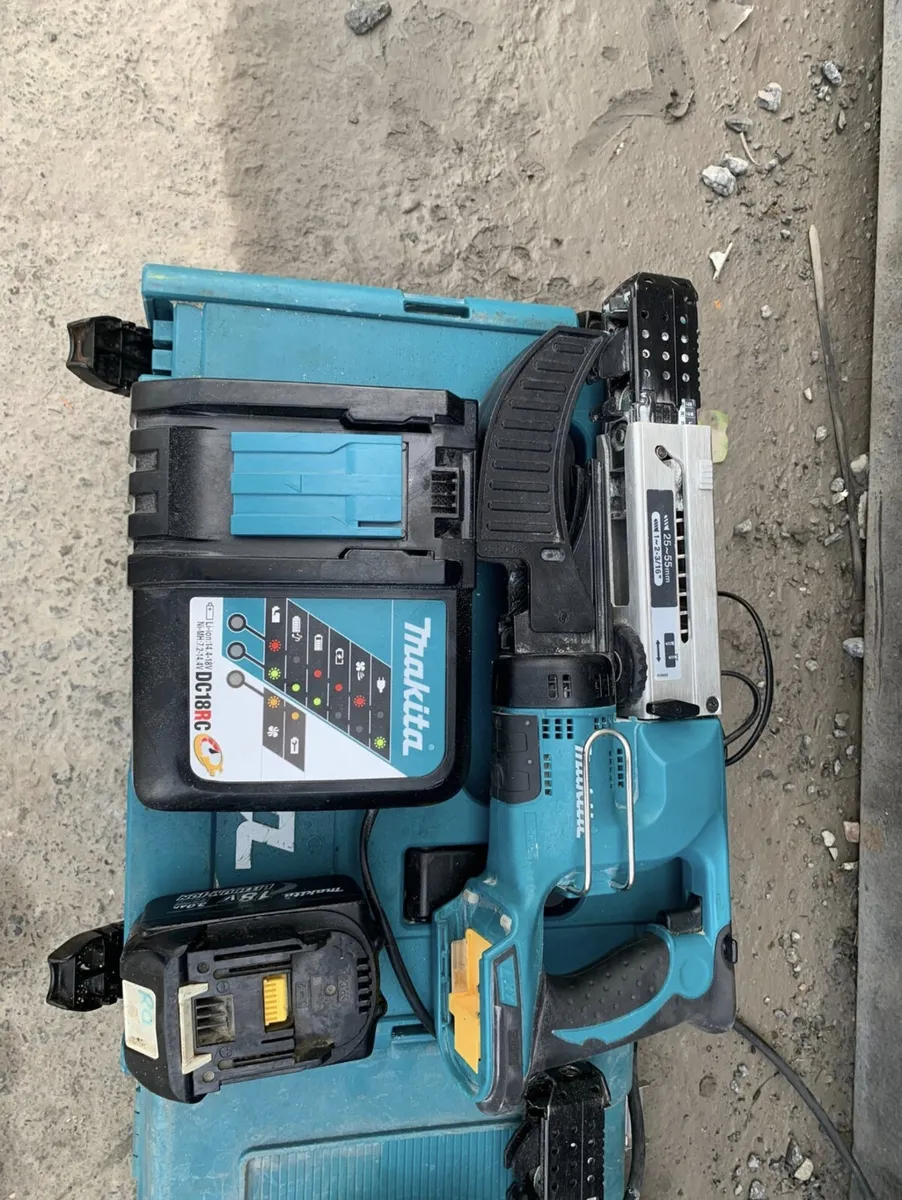 Makita DFR550 Cordless & 110V Autofeed Screw Gun, - Image 4