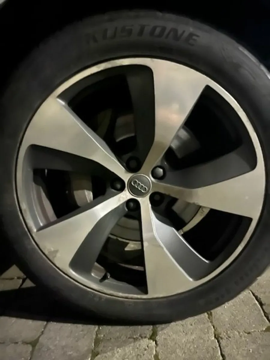 21” Audi Q7 Genuine Alloys /  Front Grill - Image 1
