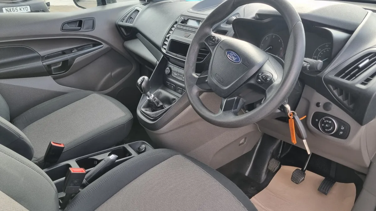 192 FORD CONNECT LWB 5 SEAT CREWCAB VAN - Image 4