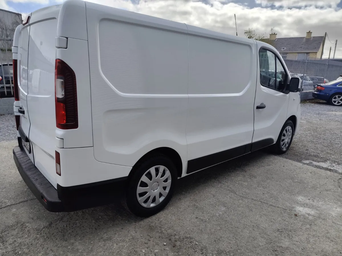 2018 Renault Trafic 1.6 dci 120bhp business+ - Image 4