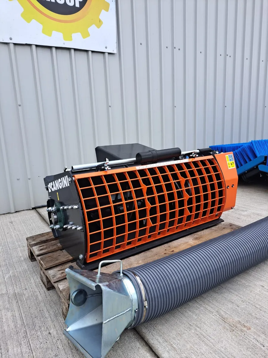 Concrete mixing buckets - Image 4