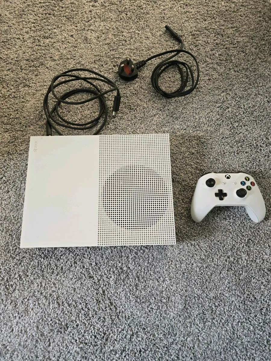 Xbox ONE S 1TB - Image 2