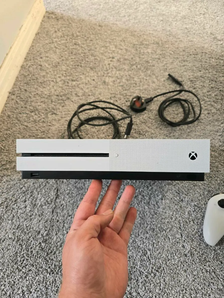 Xbox ONE S 1TB - Image 3