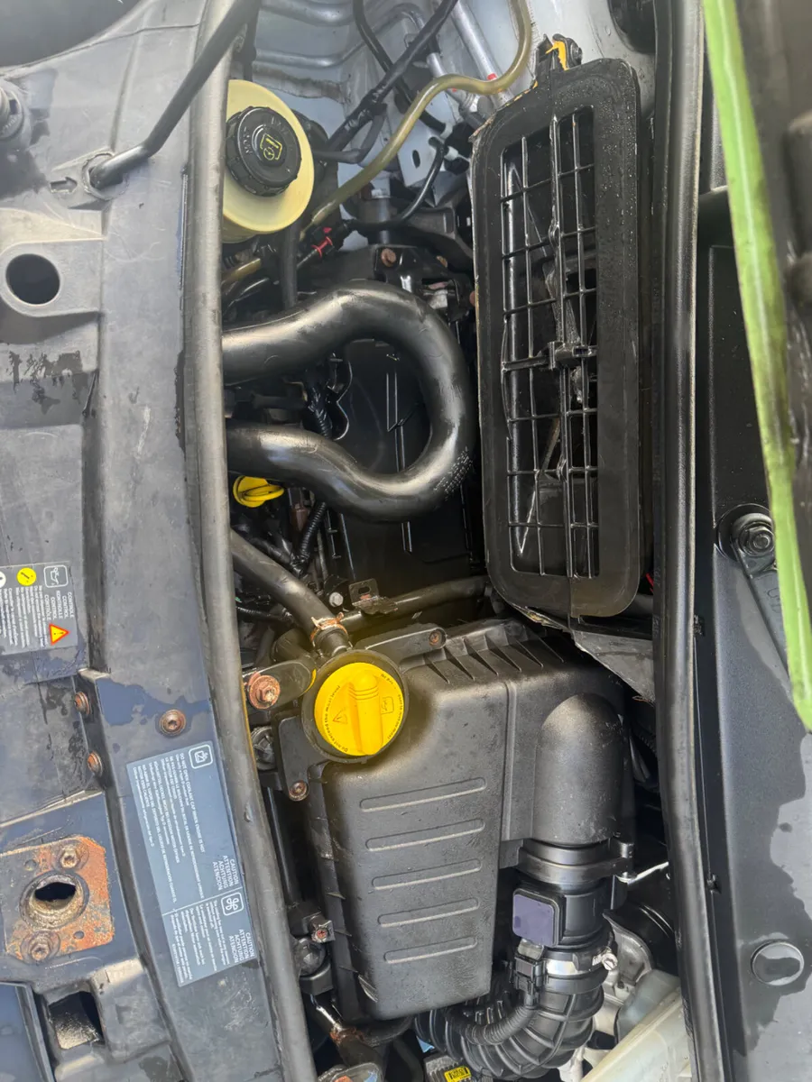 142 Vivaro engine 2.0 - Image 1