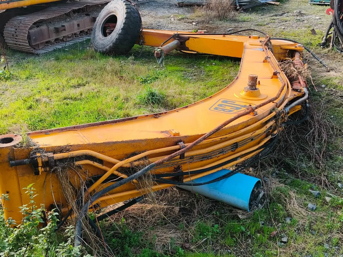 JCB JS330 Standard Boom and Dipper - Image 2