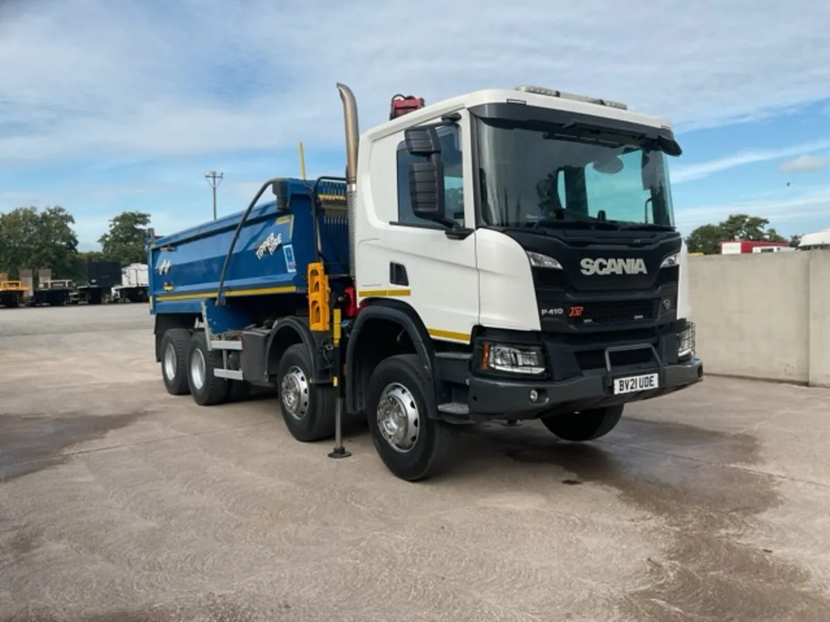 2021 (21) Scania P410 XT 8x4 Steel Tipper Grab - Image 1