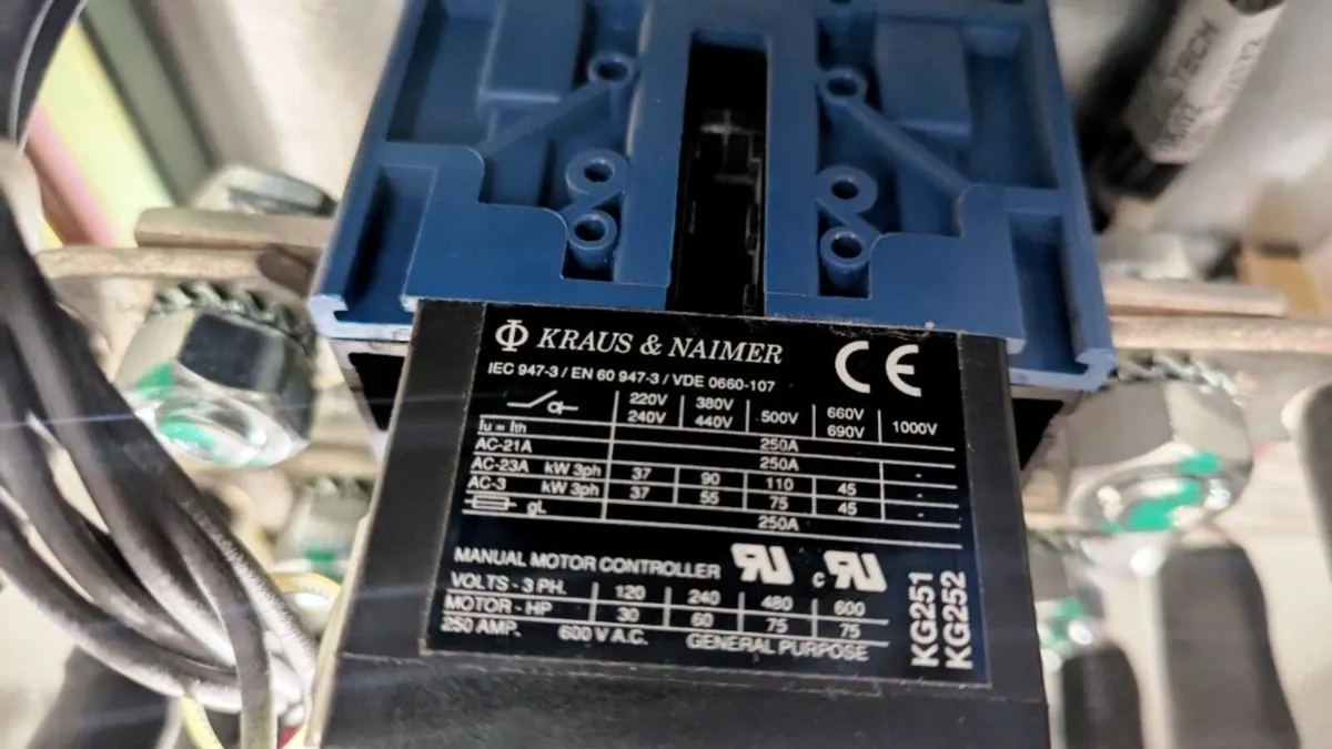 Electrical change over panel - Image 3