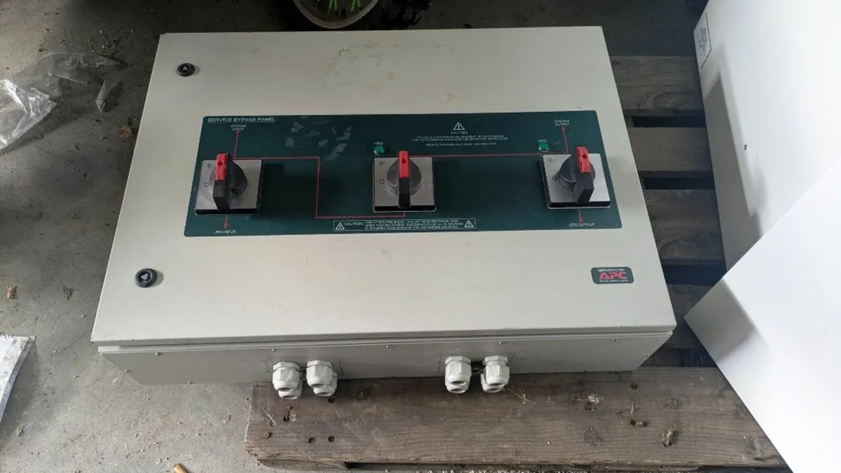 Electrical change over panel - Image 1