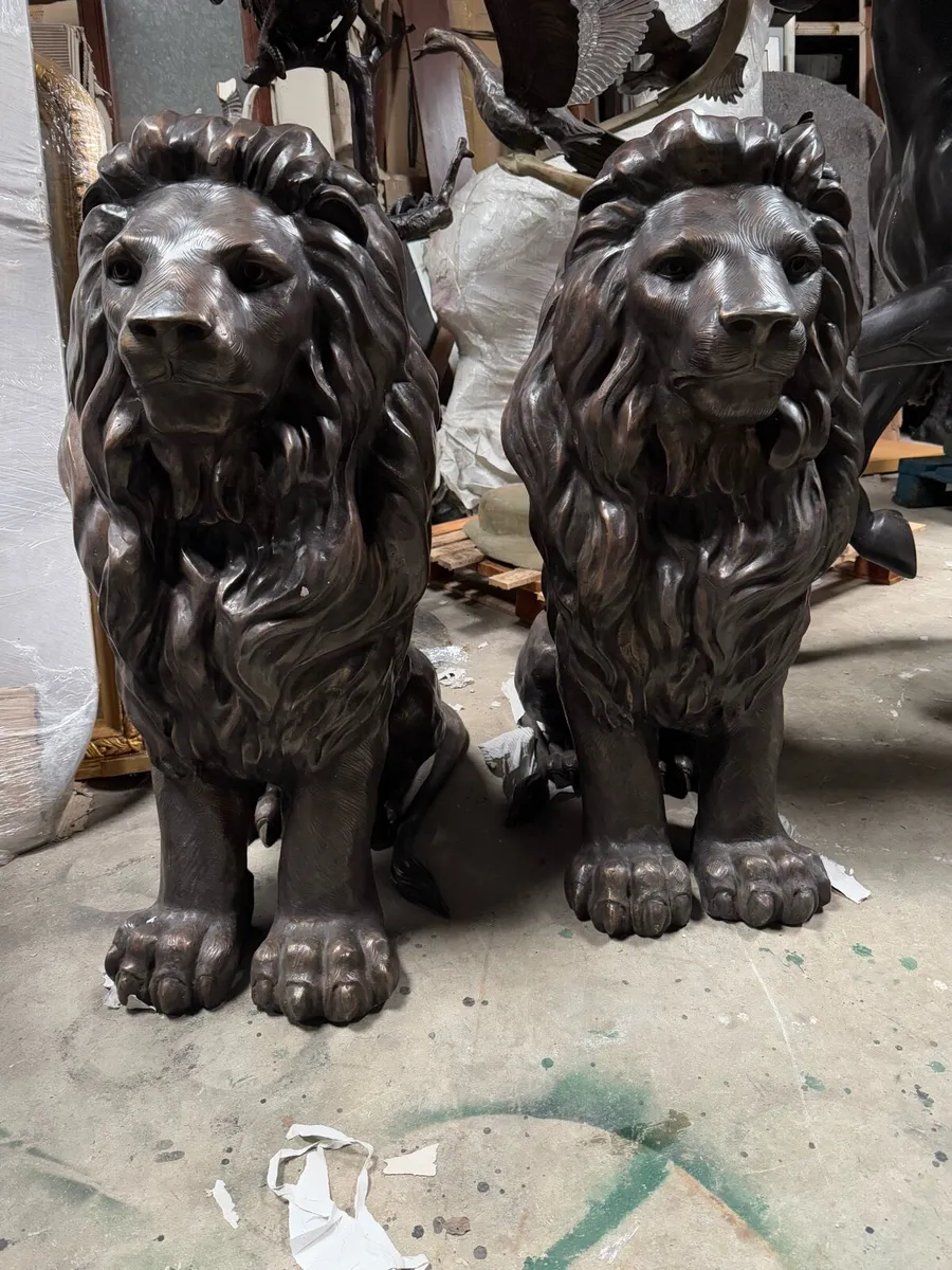 Pair bronze lions - Image 2
