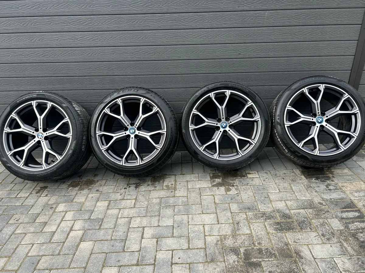 21” GENUINE BMW X5 ALLOY WHEELS & TYRES - Image 2