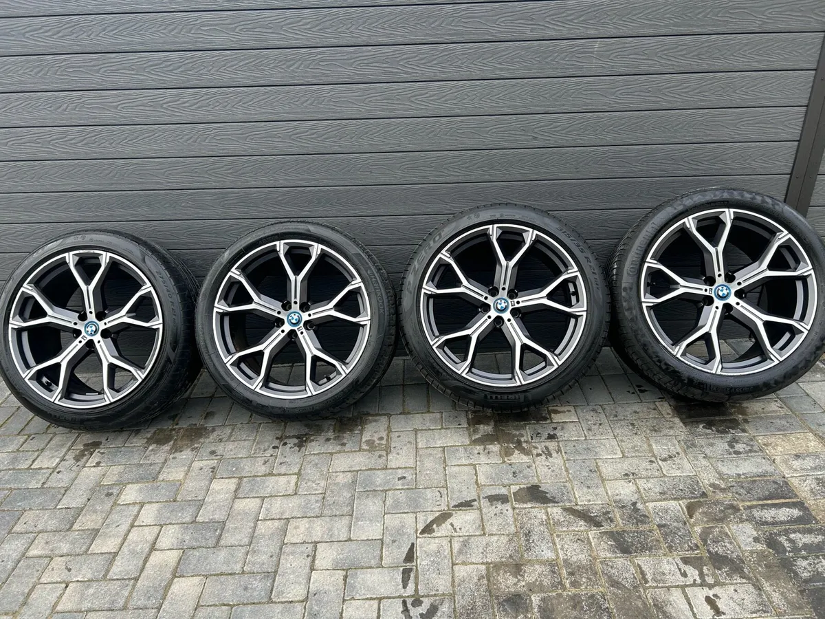 21” GENUINE BMW X5 ALLOY WHEELS & TYRES - Image 2