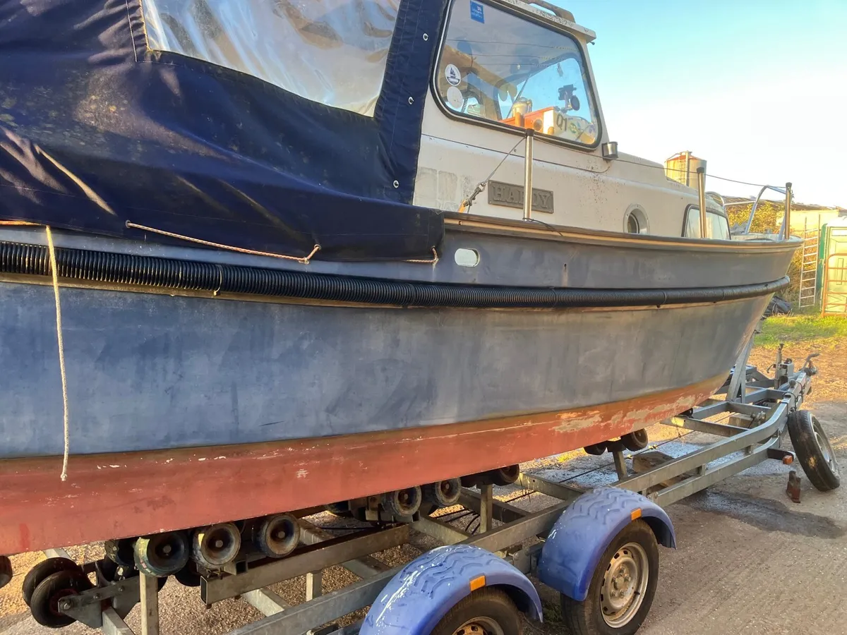 HARDY 20 FT3 BERTH BOAT NO TRAILER NO OUTBOARD - Image 4