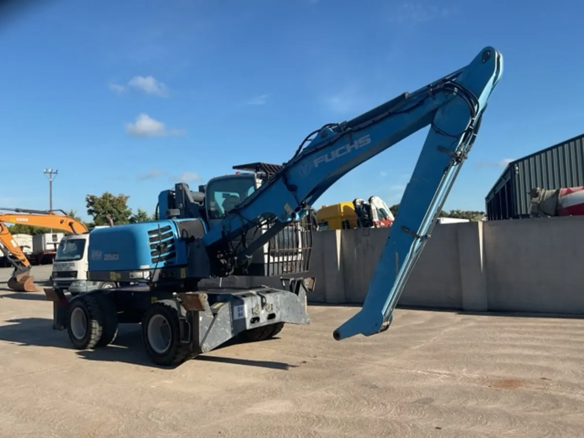 2015 Terex Fuchs MHL250 Material Handler - Image 1