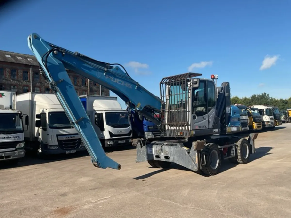 2015 Terex Fuchs MHL250 Material Handler - Image 2