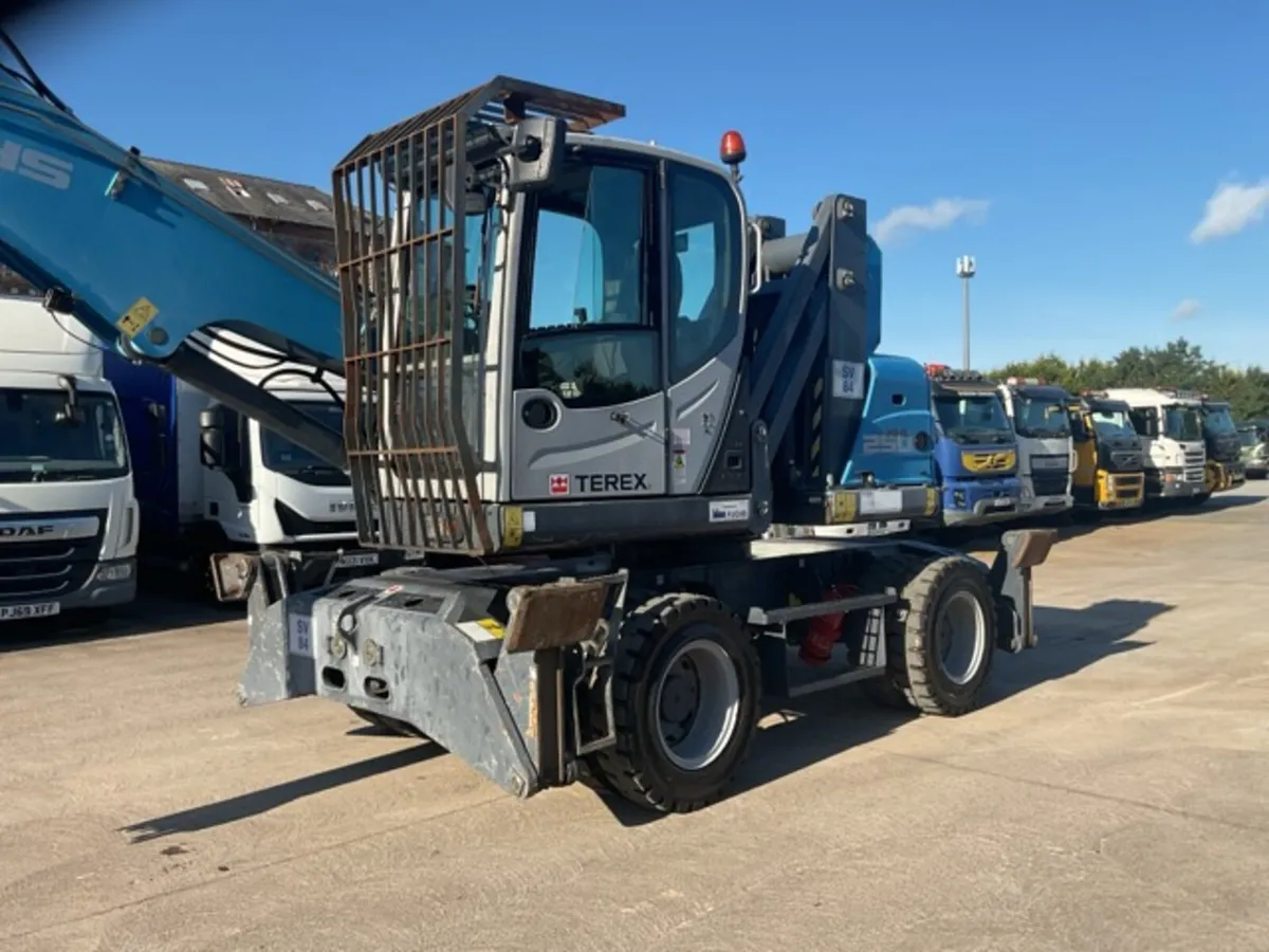 2015 Terex Fuchs MHL250 Material Handler - Image 3