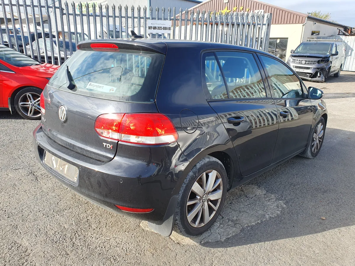 10 VW GOLF  1.6 TDI (CAY) FOR BREAKING - Image 4
