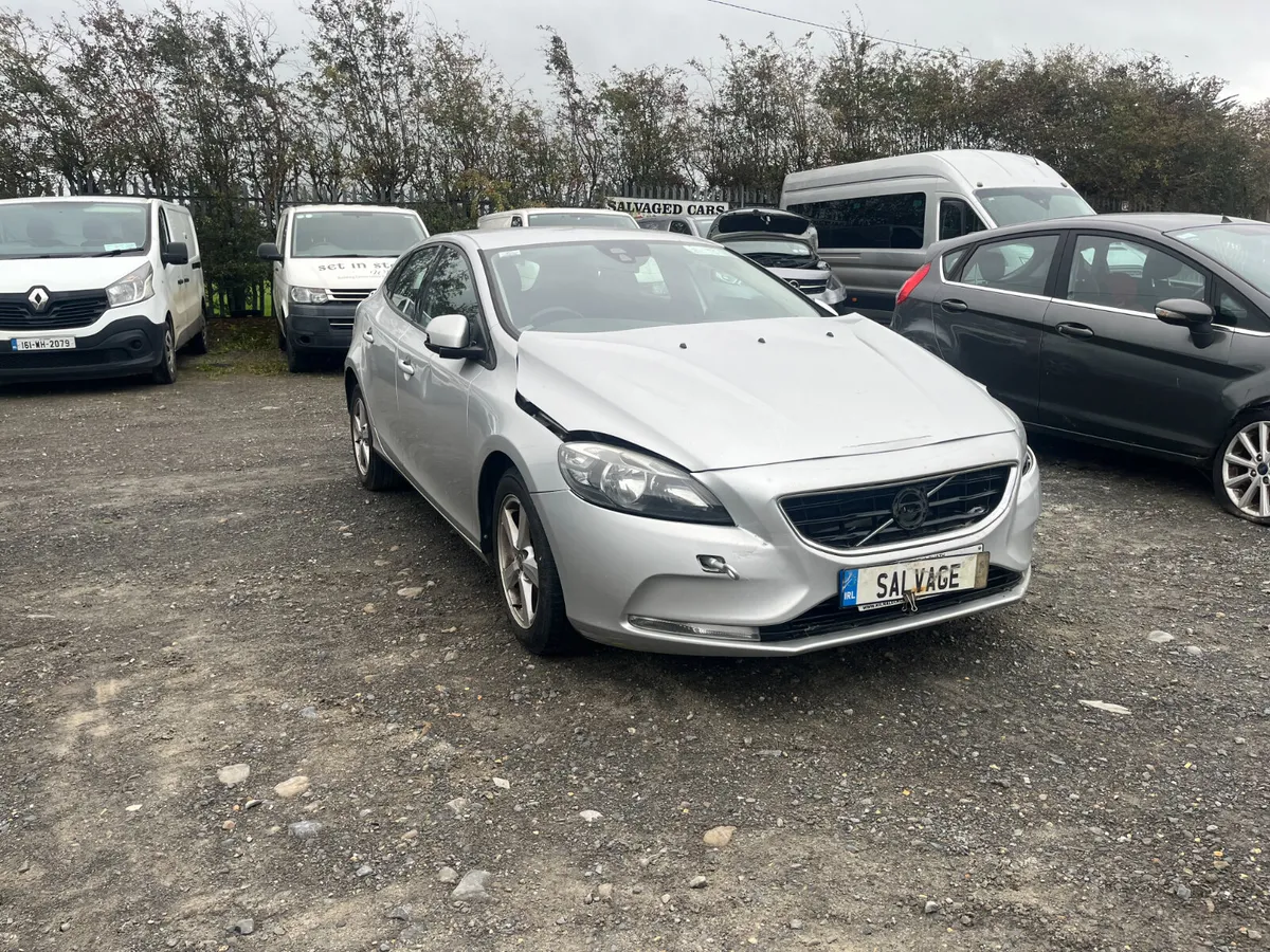 2014 Volvo V40 - Image 1