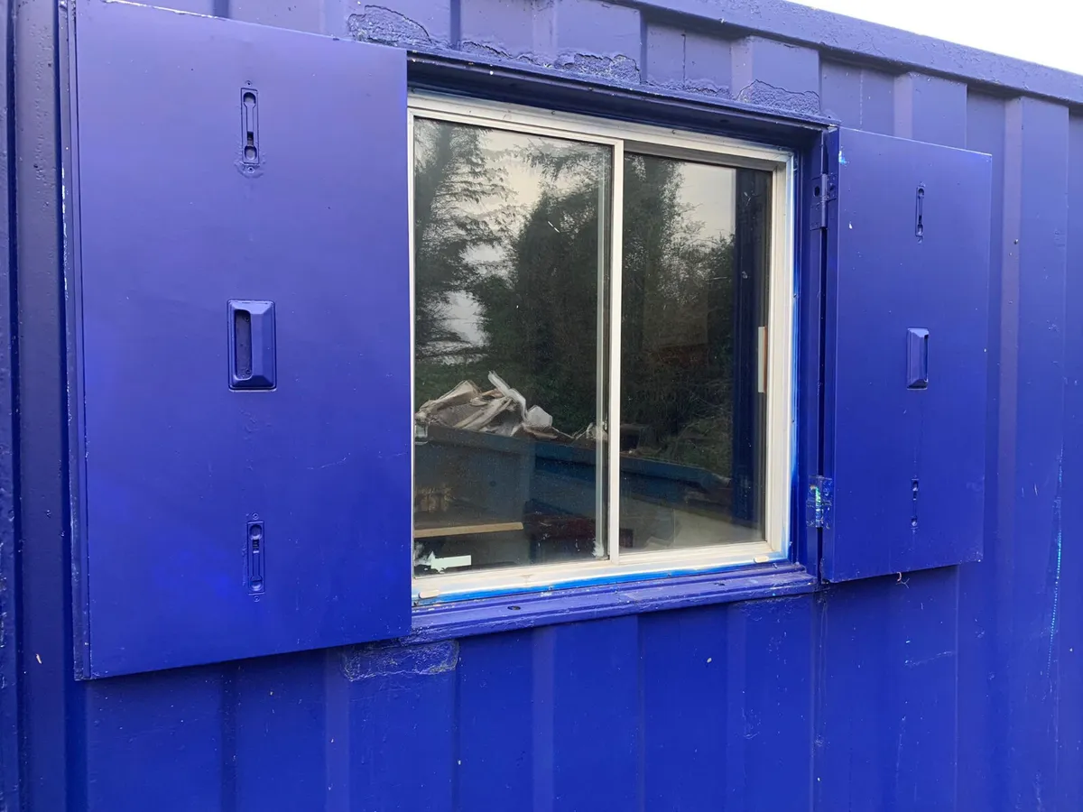 25ft x 9ft Welfare Unit with Office - Image 3